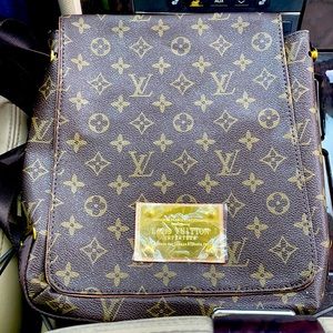 LV bag, brand new. Magnetic lock.